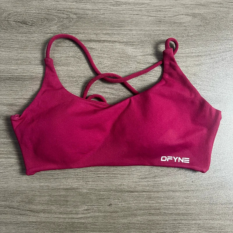 Dynamic Twist Back Bra with Logo Women Seamless Yoga Top Bra Medium Support Padded Gym Crop Top Stretchy Fitness Sports Top