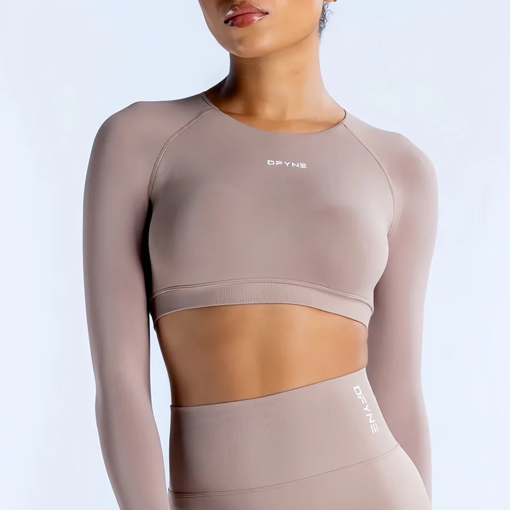 Dynamic Long Sleeve Crop Top with Logo Women Short Sleeve Yoga Top Light Weight Gym Crop Top Seamless Bicycle Sports Long Sleeve