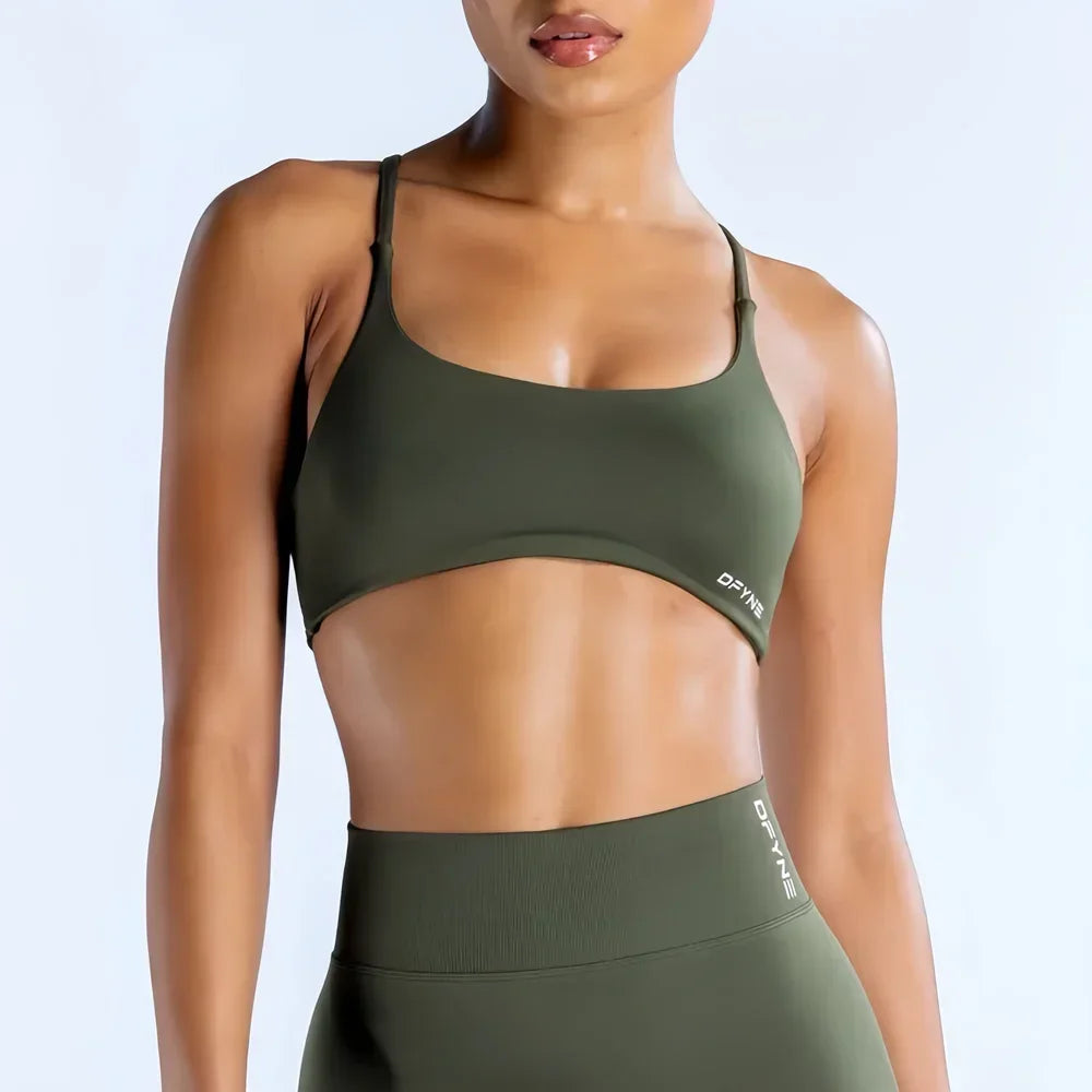 Dynamic Twist Back Bra with Logo Women Seamless Yoga Top Bra Medium Support Padded Gym Crop Top Stretchy Fitness Sports Top