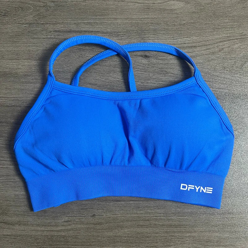 Dynamic Twist Back Bra with Logo Women Seamless Yoga Top Bra Medium Support Padded Gym Crop Top Stretchy Fitness Sports Top